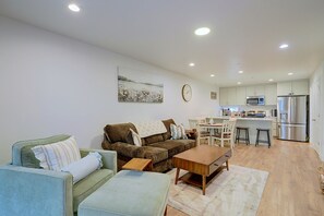 Interior - Leos Cozy Getaway Near SLC Airport & Downtown (Salt Lake City)