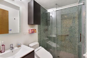 Bathroom - Your Seattle adventure starts here (Bothell)