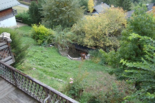 Central accommodation near the pool