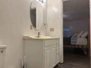 Bathroom - Chief’s Den 
Beautiful 3 bedroom house located in Turkey Creek , Kentucky. (Turkey Creek)