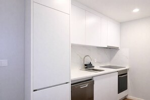 Private kitchen - Panoramic Douro View | Bridge & City Centre (Vila Nova de Gaia)