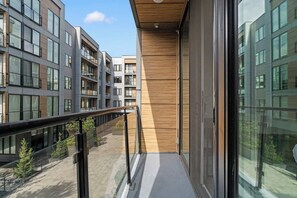 Balcony - Modern 1BR | Sleeps 2 | Near Fishtown (Philadelphia)