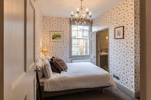 Room - Central Townhouse With Walled Garden Parking (Bath)