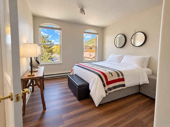 Room - NEW LISTING! Freshly Remodeled 2BR Condo with AC // Best Location (Telluride)