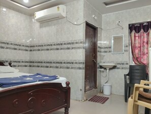 Bathroom - Hotel Y2 Grand  (Vijayawada)