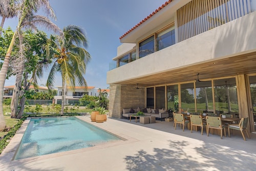 Luxury Villa in El Tigre with Beach Club