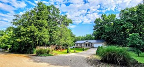 Exterior - Peaceful Escape Near Wineries, Scenic Parks, Swimming & Historic Attractions (Blackwell)