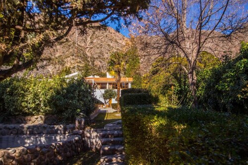 Mountain chalet ideal for groups. In a natural setting. 15 spots