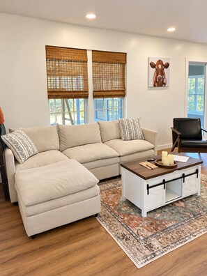Living area - Waterfront Farm Cottage w/ Private Trails, Animals & Fishing <1 hr from ATL (Monticello)