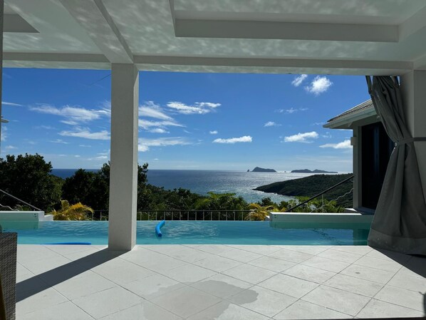 Pool - Stunning Unique Luxury Villa w/ Ocean Views in Bequia (Bequia)