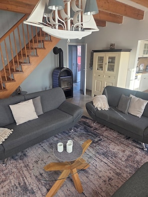 Living area - Vrbo Property (Dornum)