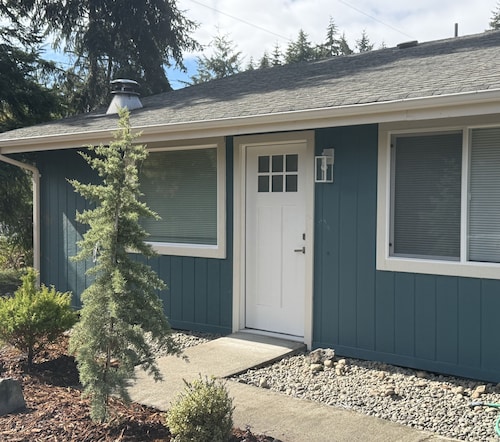 Serene 2-bedroom apartment in welcoming Port Hadlock neighborhood, Starlink WiFi