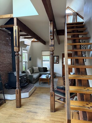 Living area - Downtown Boulder Victorian (Boulder)
