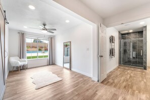 Bathroom - Poolside Escape, Game Room, 4BR (Las Vegas)