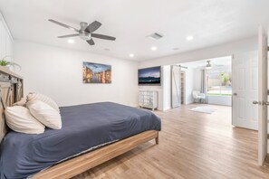 Room - Poolside Escape, Game Room, 4BR (Las Vegas)
