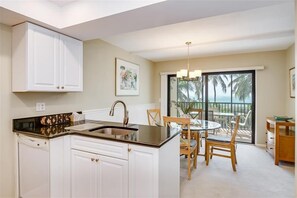 Private kitchen - Sea Oats 236 | 2BR/2BA Boca Grande Gulf View Luxury (Boca Grande)
