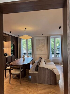 Interior - Vrbo Property (Paris)