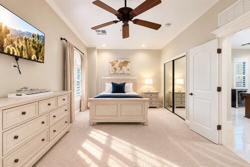 NEW|Lionsgate Luxe Estate | Pool + Spa | Golf Sim