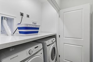 Laundry - Elegant Estate Living in Orlando's Heart, 6697 (Orlando)