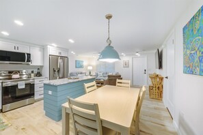 Kitchen / Dining Area - Modern 2 Bedroom Haven in Englewood, 5930 (Charlotte County)