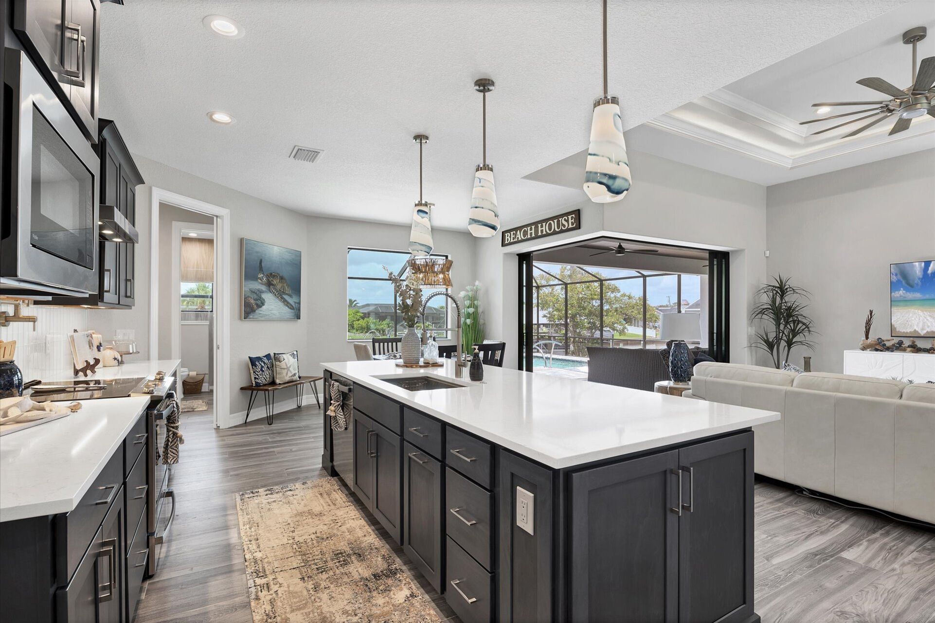 Bright, open, fully-equipped kitchen