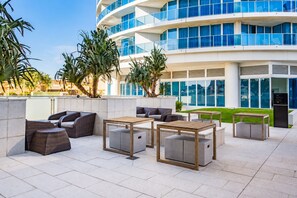 Outdoor dining - 26 · Entire 2 Bedroom Apt in Hilton Surfers Paradise (Surfers Paradise)