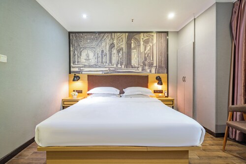 ETLOMH YiNuo International Hotel