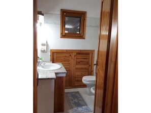 Bathroom - Holiday Home in Olbia With Swimming Pool (Olbia)