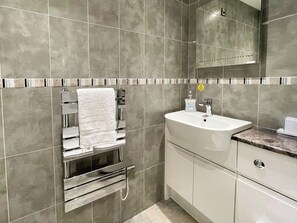 Riverside Landing, Whitby - 2 bedroom accommodation in Whitby (Whitby)