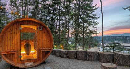 The Estate- Sasquatch Lodge and Eagles Nest, 2 Homes, 2 Pools, Entire Villa