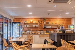 Dining - (La Chataigneraie)