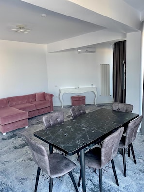 Dining - DNH Hotel (Navodari)