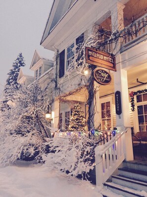 Exterior - Mccloud Hotel (McCloud)
