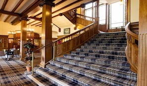 Stairs - The Highland Hotel Strathpeffer by Belvilla - Standard byuble Room (Strathpeffer)