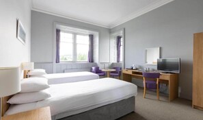 Bedroom - The Highland Hotel Strathpeffer by Belvilla - Standard Twin Room (Strathpeffer)
