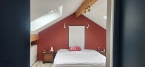 Room - Vrbo Property (Metz)