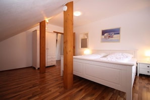 Room - Vrbo Property (Pilsum)