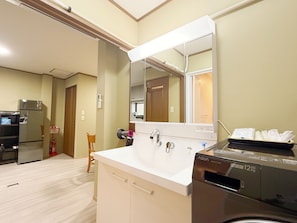 Bathroom - Hanazonocho (Osaka)