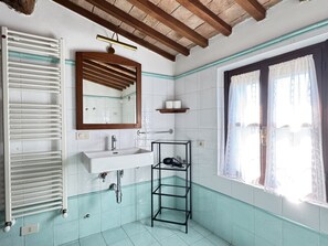 Bathroom - Vrbo Property (Camigliano)