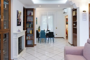 Interior - CasaNova • Jacuzzi • 9 guests • 4 bedrooms (Zona Industriale)