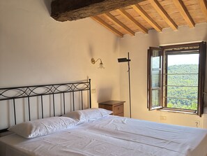Room - Vrbo Property (Camigliano)