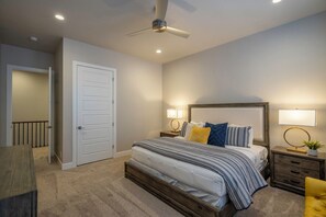 King Bedroom - Snow Canyon Escape Private Pool: Family Games! (Santa Clara)