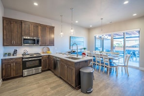 Fully Equipped Kitchen - Snow Canyon Escape Private Pool: Family Games! (Santa Clara)