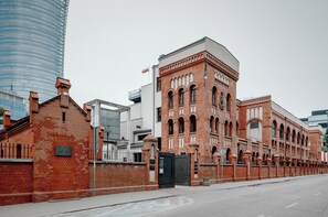 Exterior - Lumina 3-room Apart Balcony near Center (Warszawa)