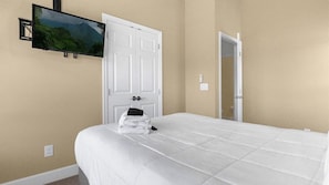 Room - Family Townhome Near Disney w Pool Spa Access (Orlando)