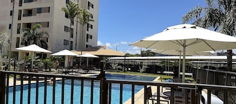 Furnished 2-bedroom apartment in Ponta Negra, condominium with pool, close to the beach.