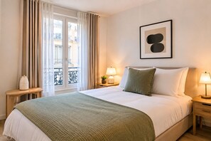 Room - Vrbo Property (Paris)