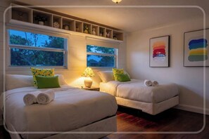 Room - 3-BR Beach House in enchanting St. Petersburg Pool, Grill & More (St. Petersburg)