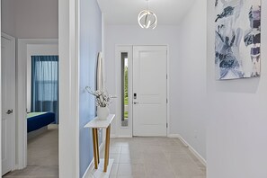 Room - 8BR Villa Avengers Game Room + Pool Disney (Orlando)