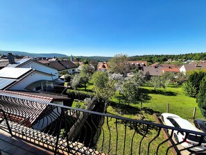 A residential area with houses, a clear sky, and a view of distant hills. - Landhotel Schönblick Group House for up to 47 people (Bad Herrenalb-Rotensol)